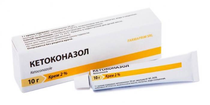 Ketokonazola krēms iepakojumā