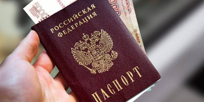 Banconote nel passaporto