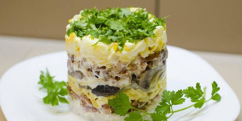باستخدام الفطر